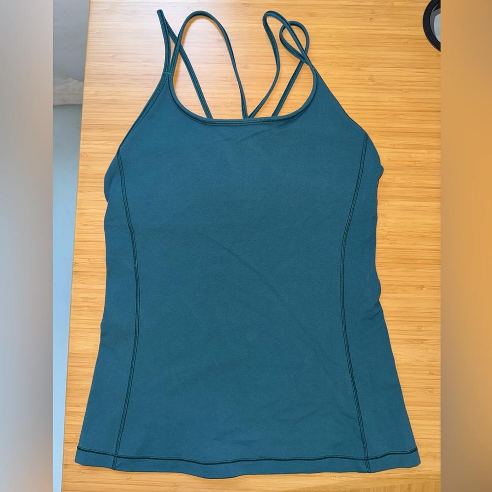 EUC Lululemon Free To Be tank top Nulu size 6
